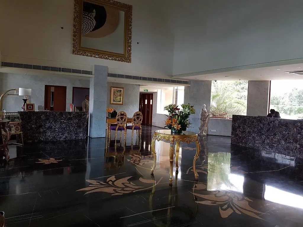 Atrio By Devam Hotel Gurgaon 4*,