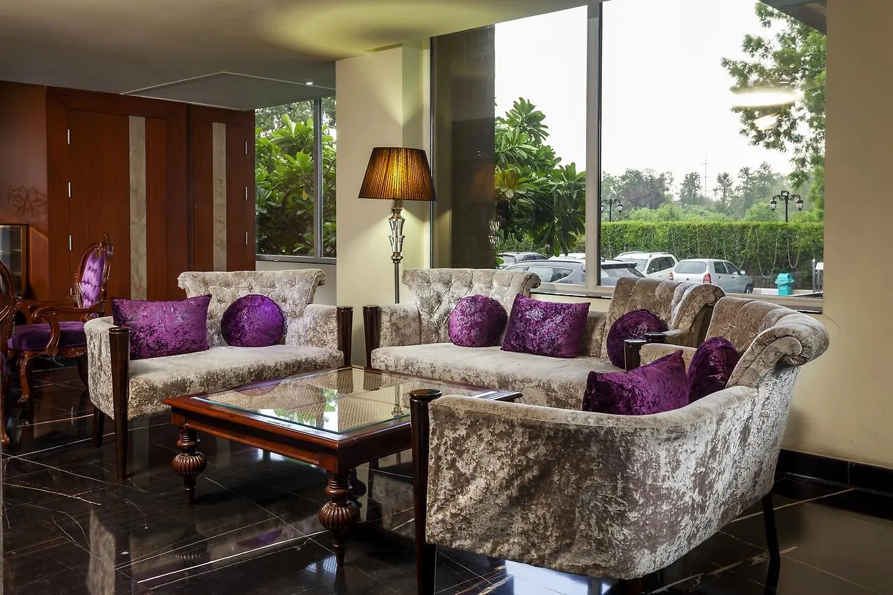 Atrio By Devam Hotel Gurgaon 4*,